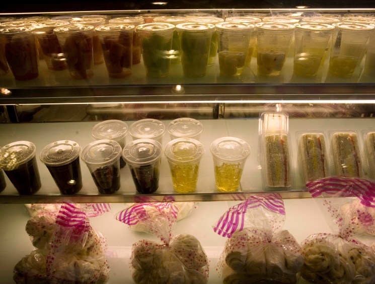 Glaser, the founder of NY magazine, chose to eat dim sum in New York's China town.