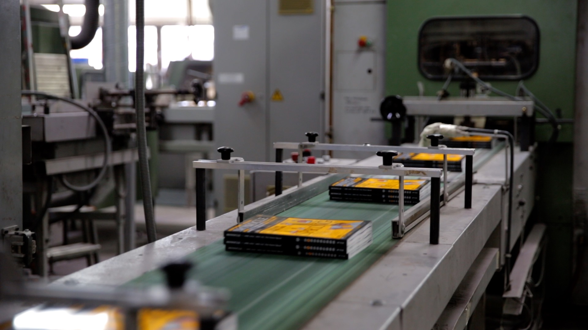 Issue 122 printed in Germany.