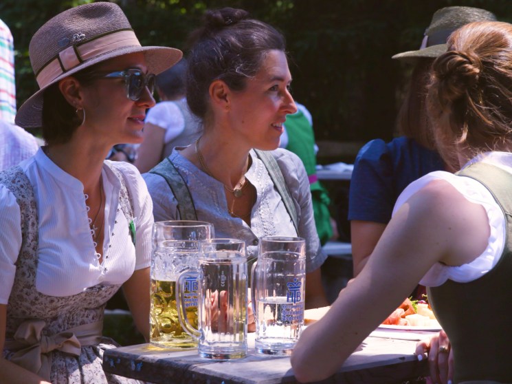 Women in traditional clothes
