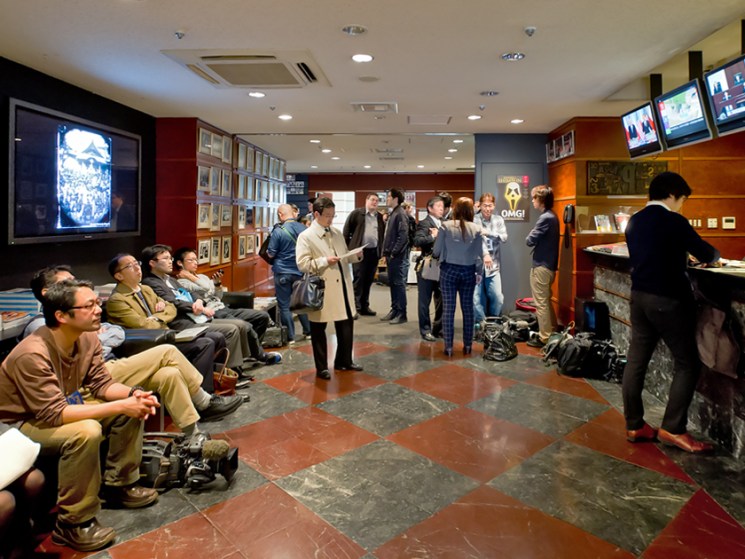 Journalists at a correspondents club.