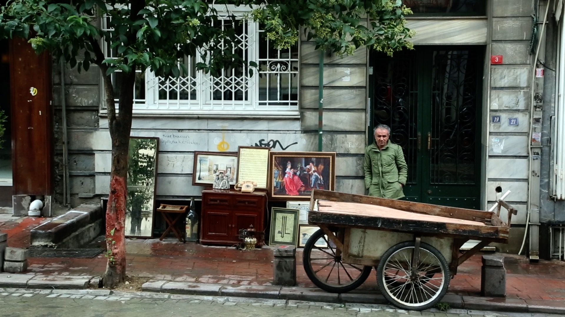 A man selling bric-a-brac in the streets of Istanbul.