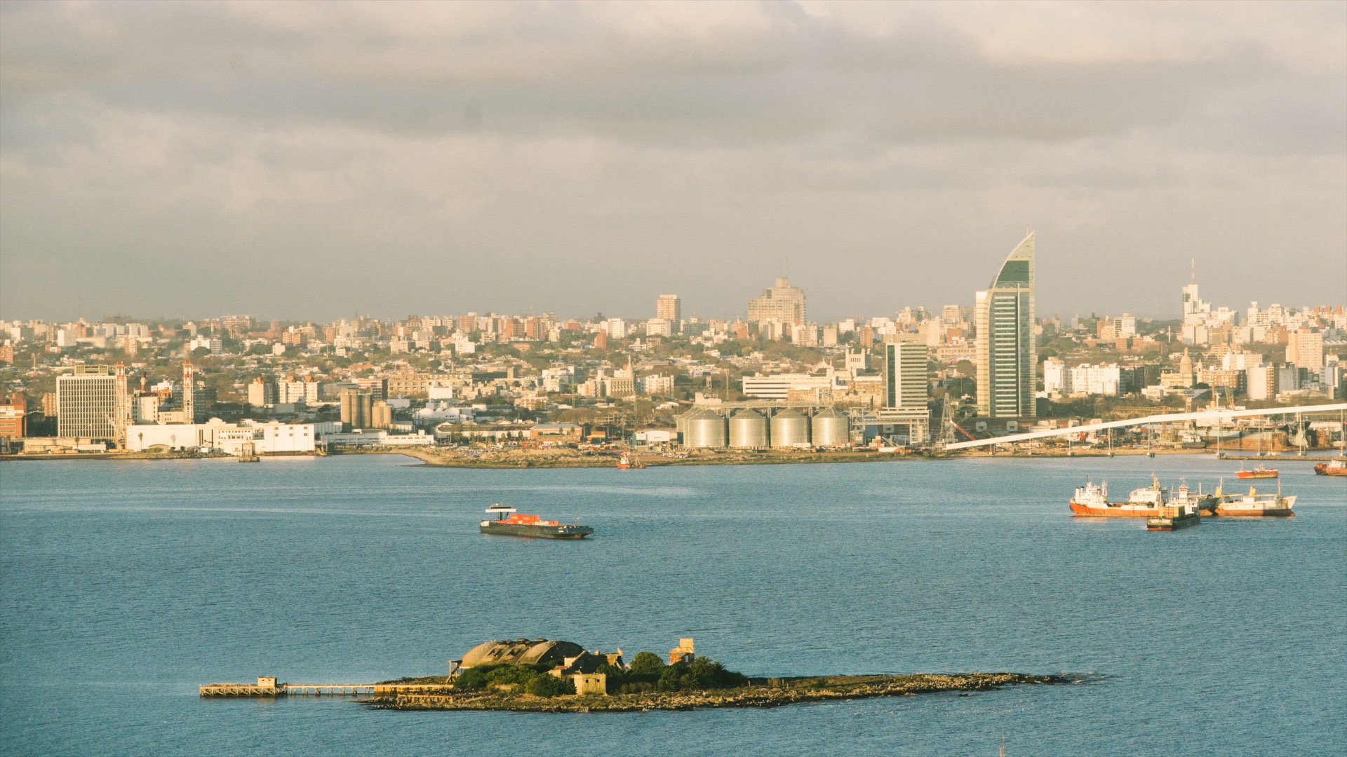 A panoramic shot of Montevideo.