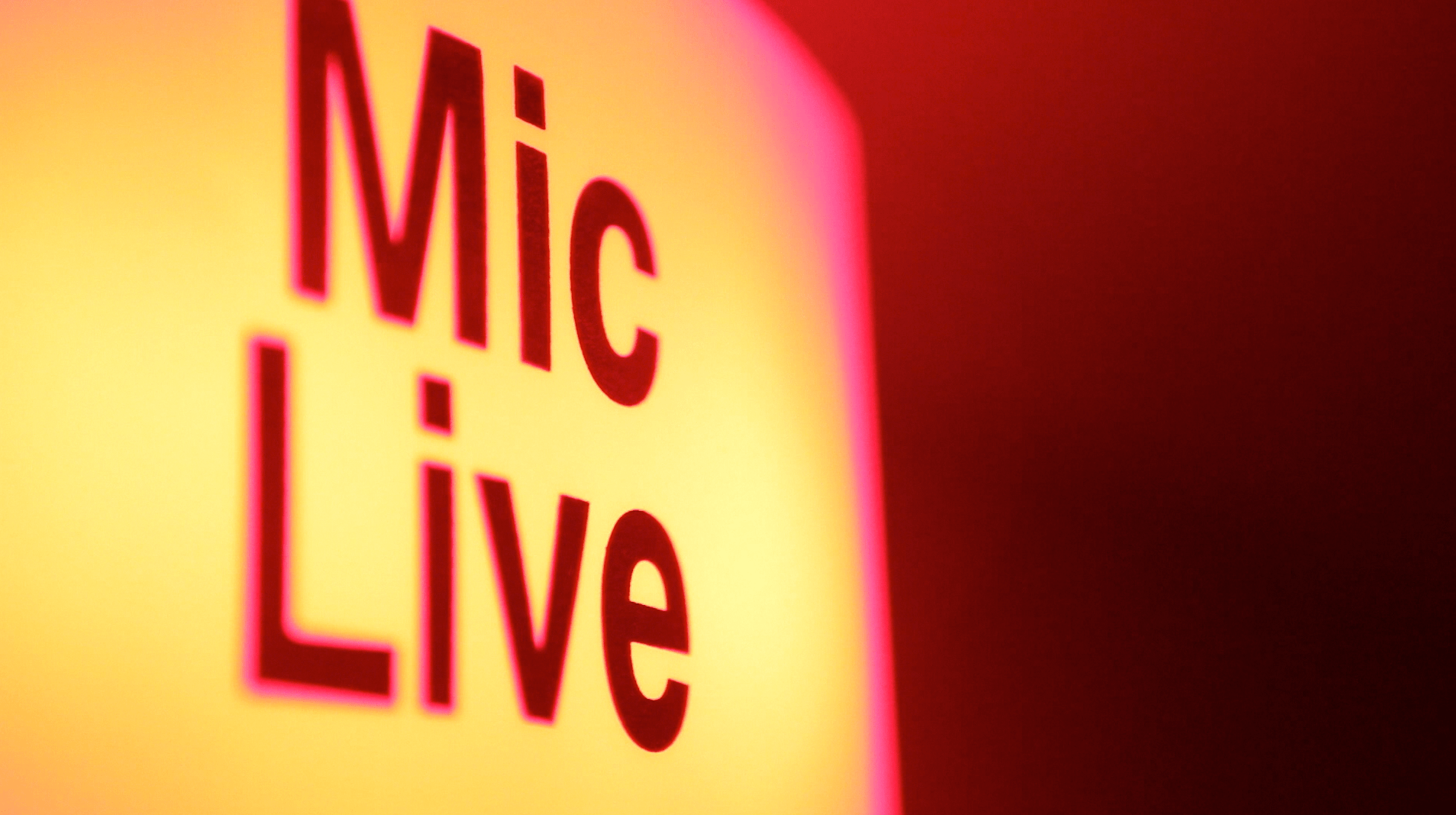 radio live sign