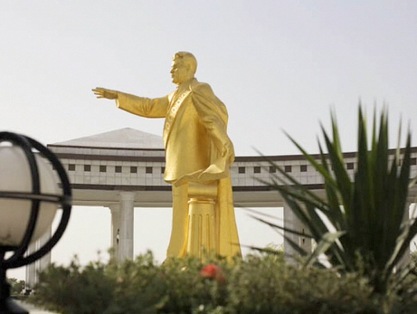 sculpture of President Niyazov in Turkmenistan