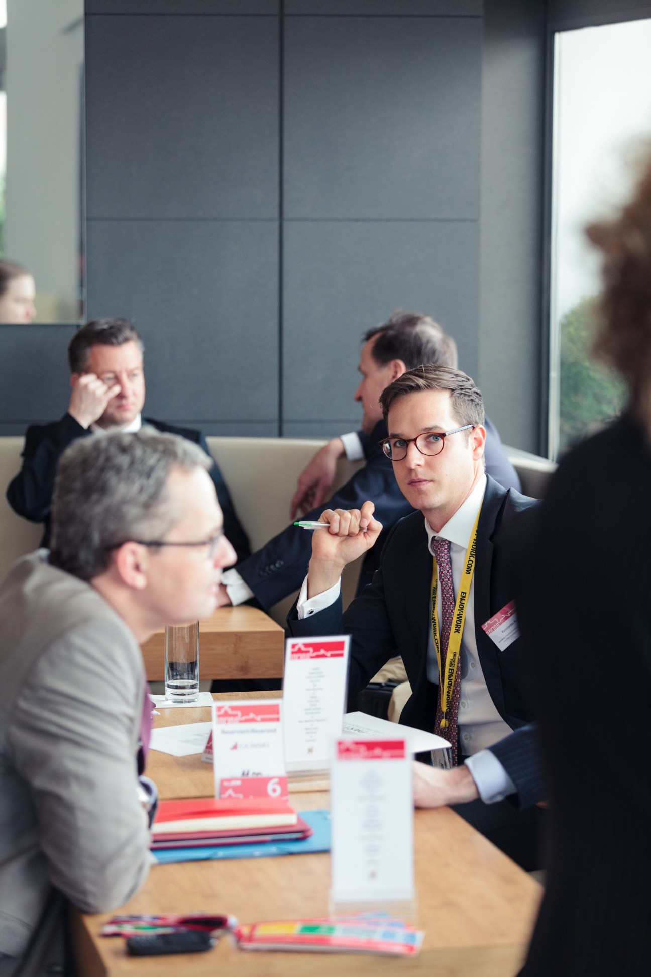 Konstantin Kolb from the Gateland project, Berlin, in discussion at a conference table