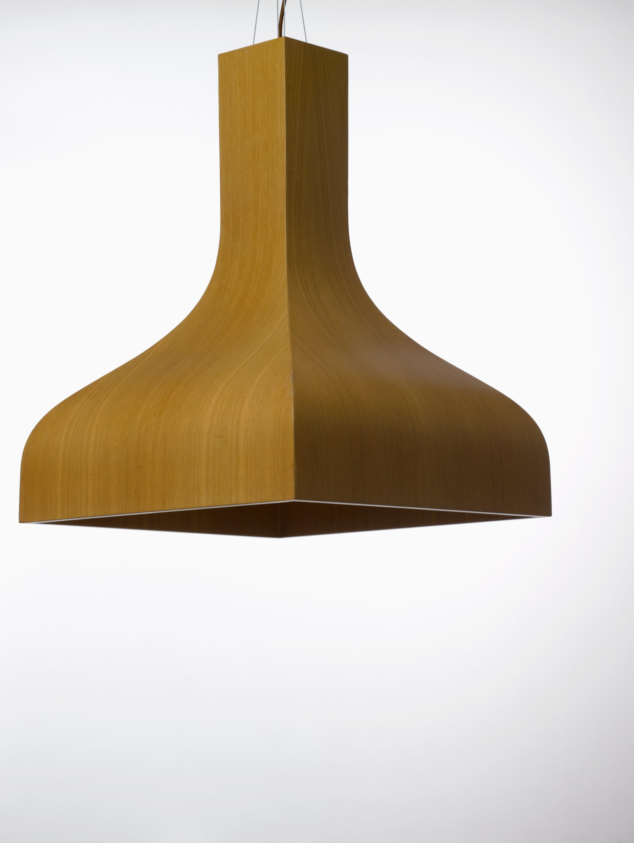 Luz Difusion Suomi pendant light made from bent laminated oak blocks with a concave bowl shape.
