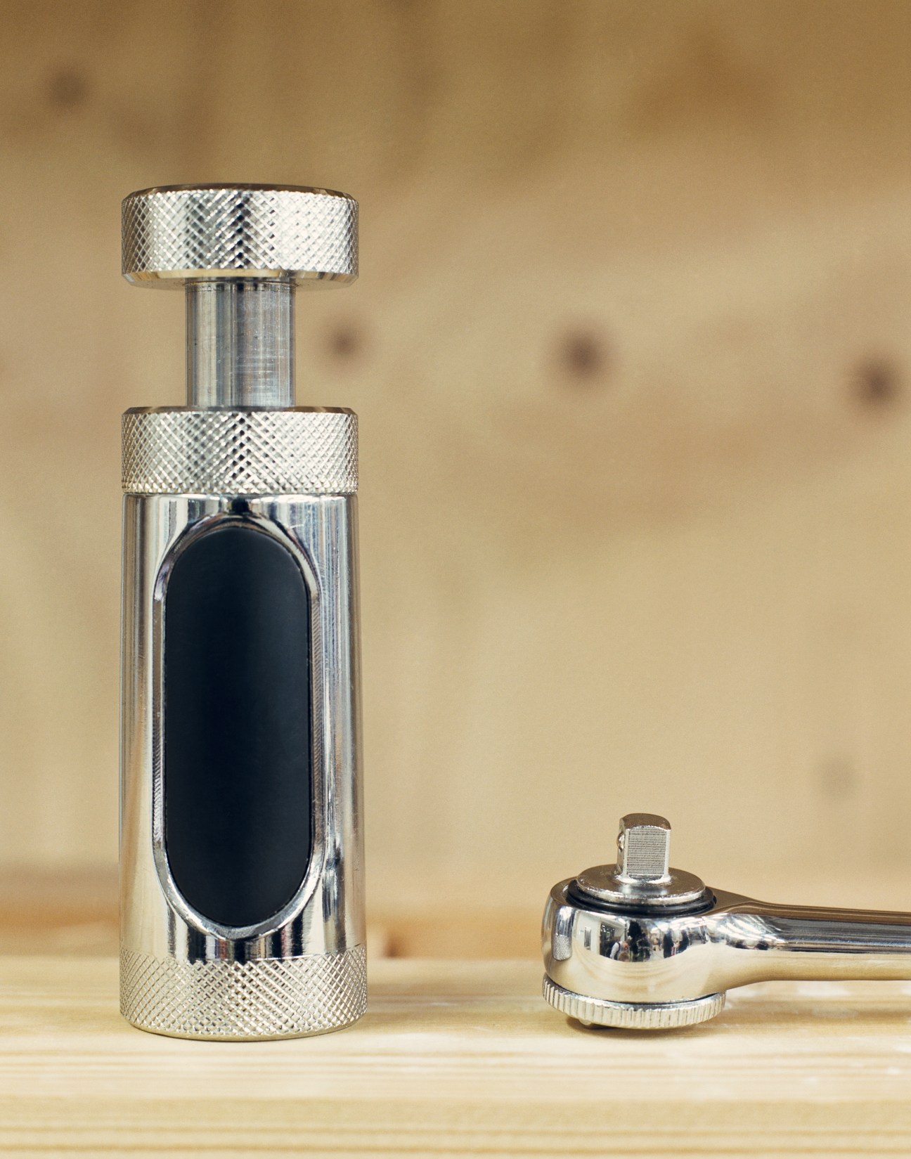 The Uniwrench, a universal wrench with retractable claw designed by Hyungwoo Yoon.