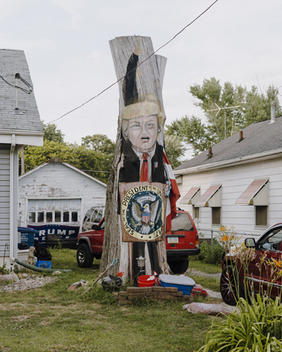 Wooden effigy of Donald Trump in a residential yard in Des Moines, Iowa.