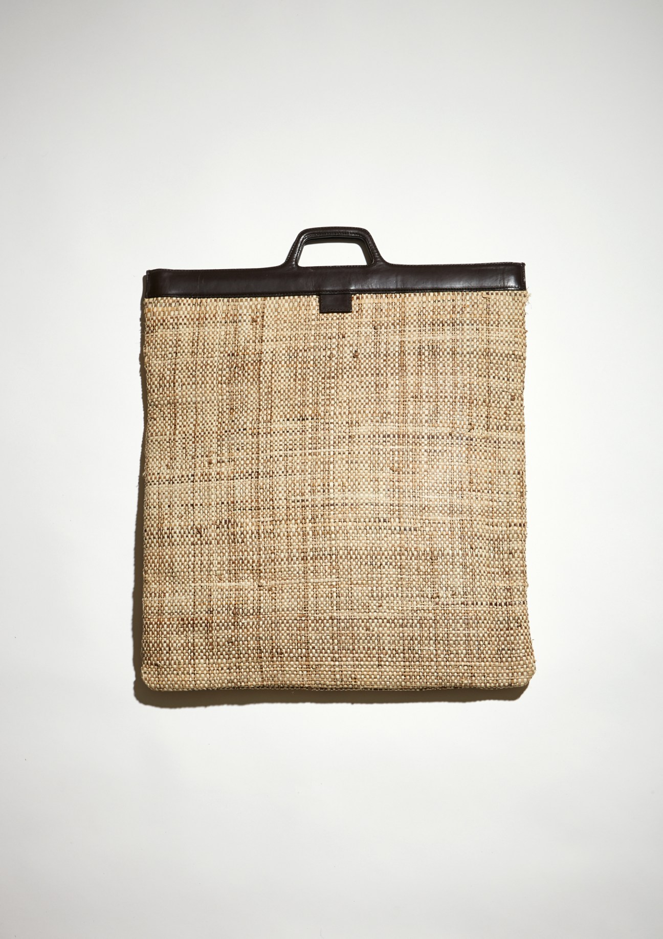 Zilla 117 Paglia woven shopper bag with black leather trim and handle.