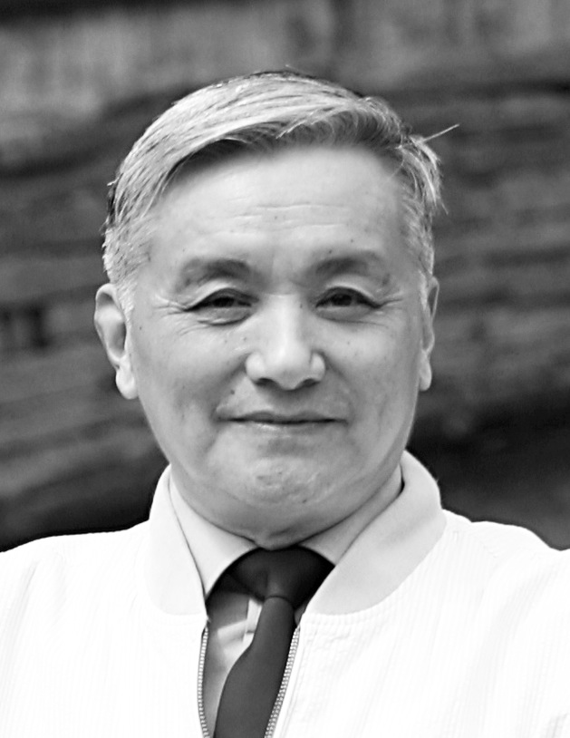 Black and white portrait photograph of Ruan Yisan, director of the National Research Centre for Historic Cities in Shanghai.