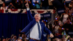 Tim Walz delivers acceptance speech in Chicago and Modi arrives in Poland