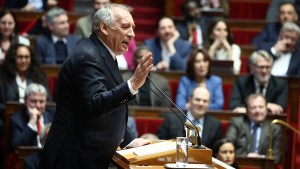 François Bayrou’s first policy speech and Poschiavo’s gold medal